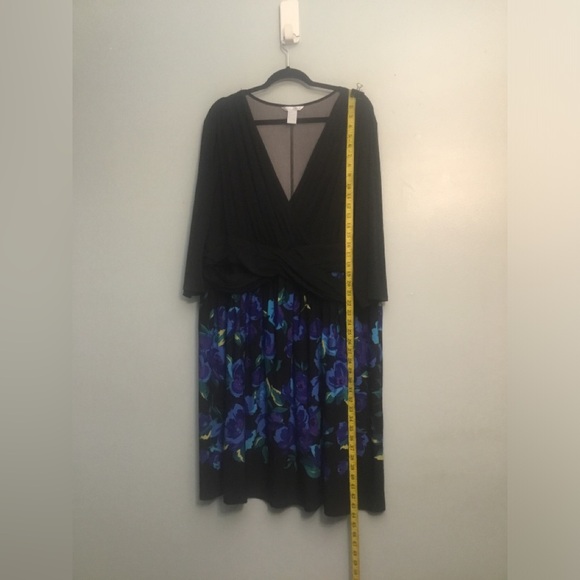 Silhouette Gray and Black Dress - Picture 8 of 15